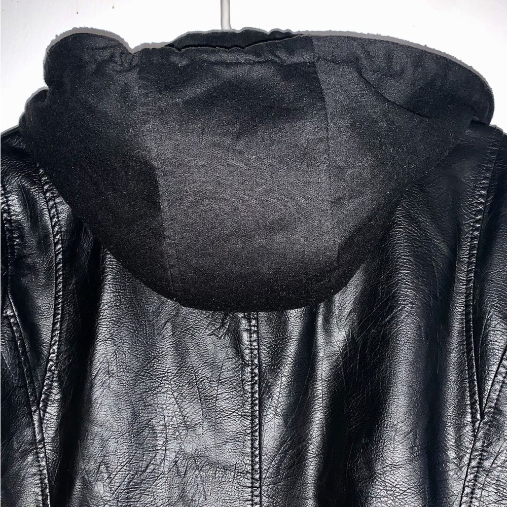 Levi Strauss Black Faux Leather Jacket - Picture 9 of 11